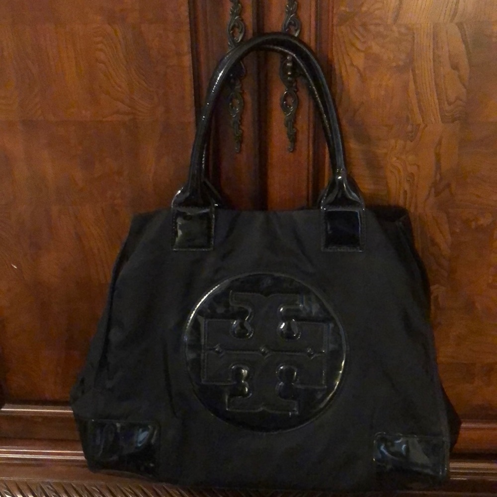 X-Large black Tory Burch Ella patent tote